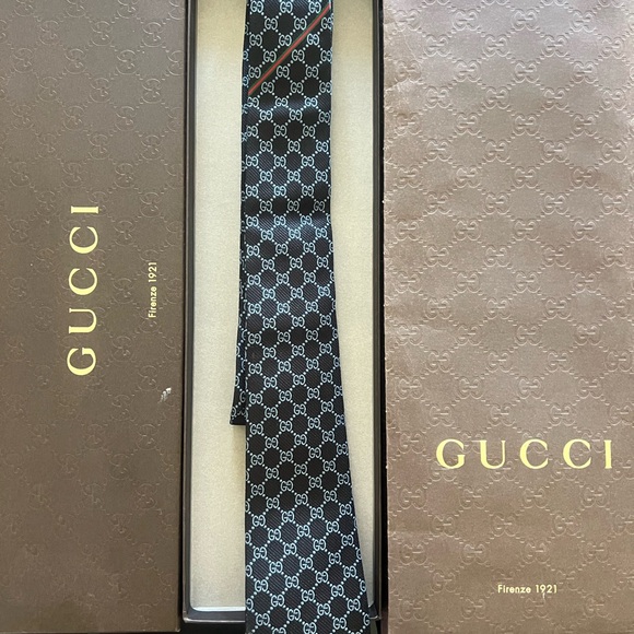 Gucci tie - Picture 1 of 7